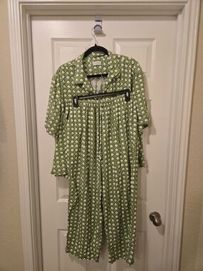 Women's Green Printed Pajama Set - Short Sleeve Top & Pants